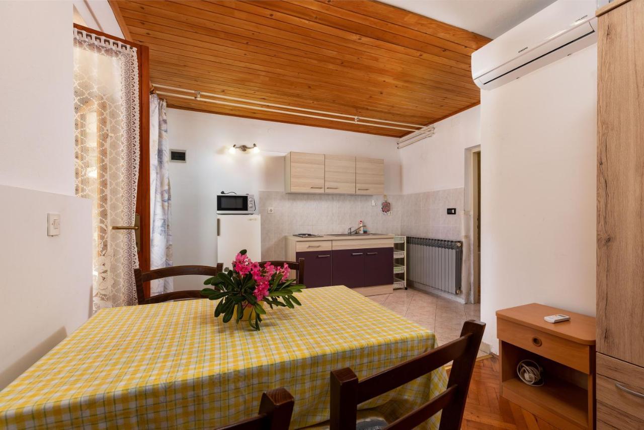 Apartments And Room Pergola Rovinj Extérieur photo
