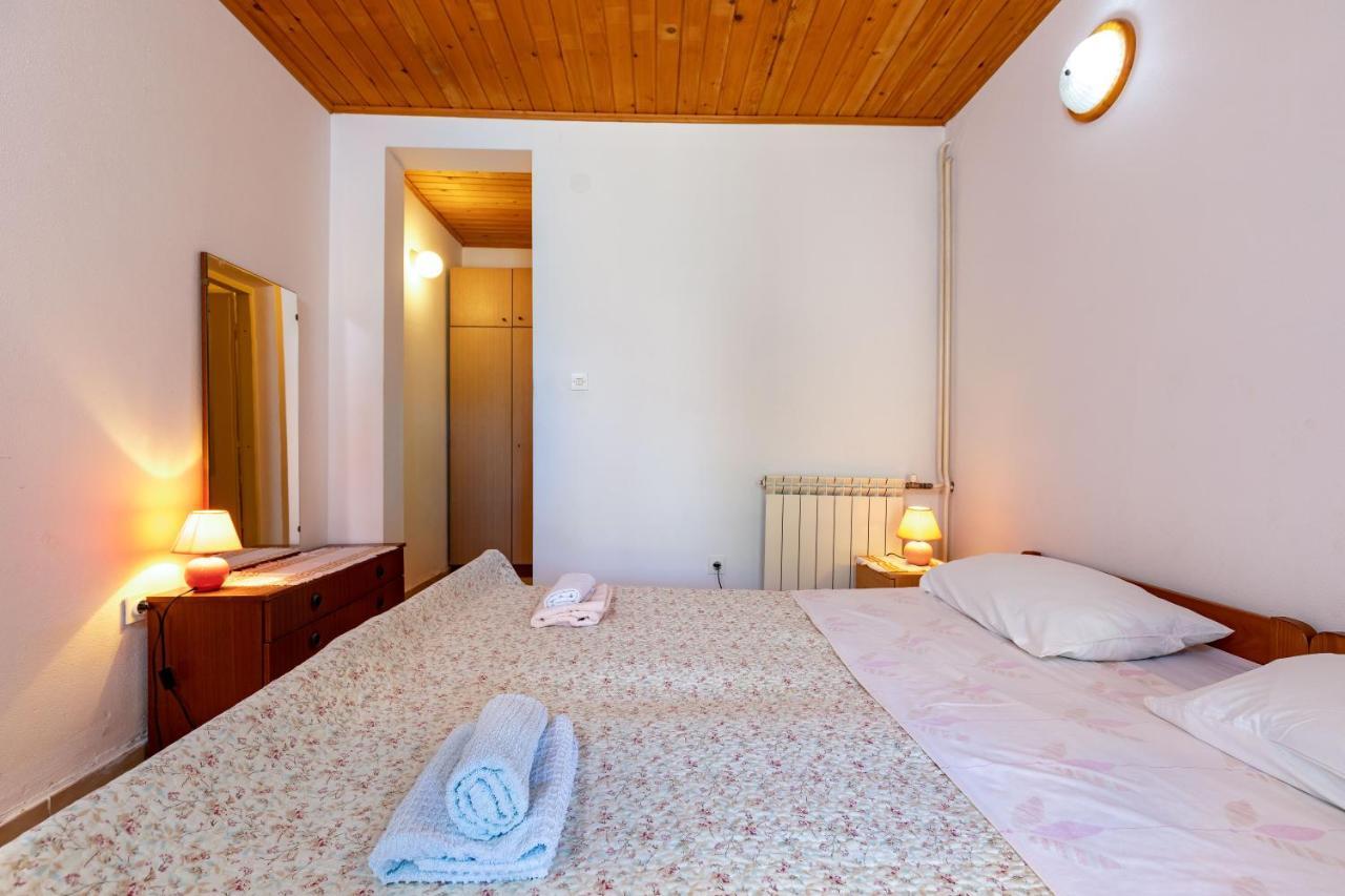 Apartments And Room Pergola Rovinj Extérieur photo