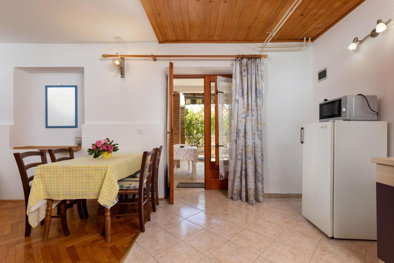Apartments And Room Pergola Rovinj Extérieur photo